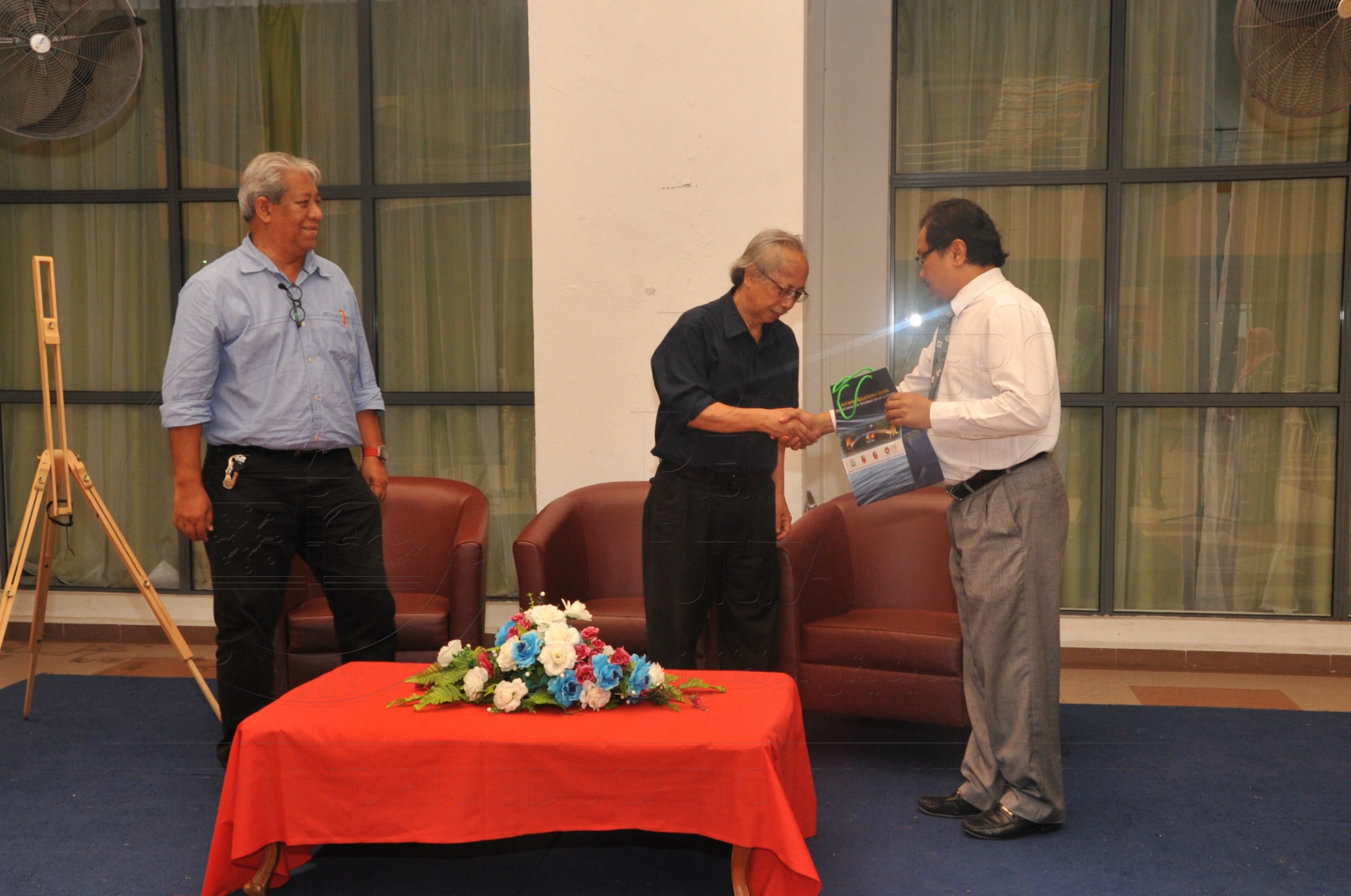 PRO15 173 ESE HAS 2225